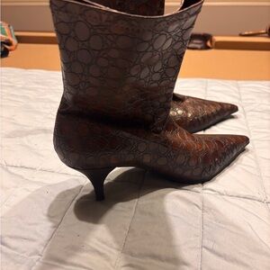 Gianni Bini Brown Crocodile kitten Heeled Boots